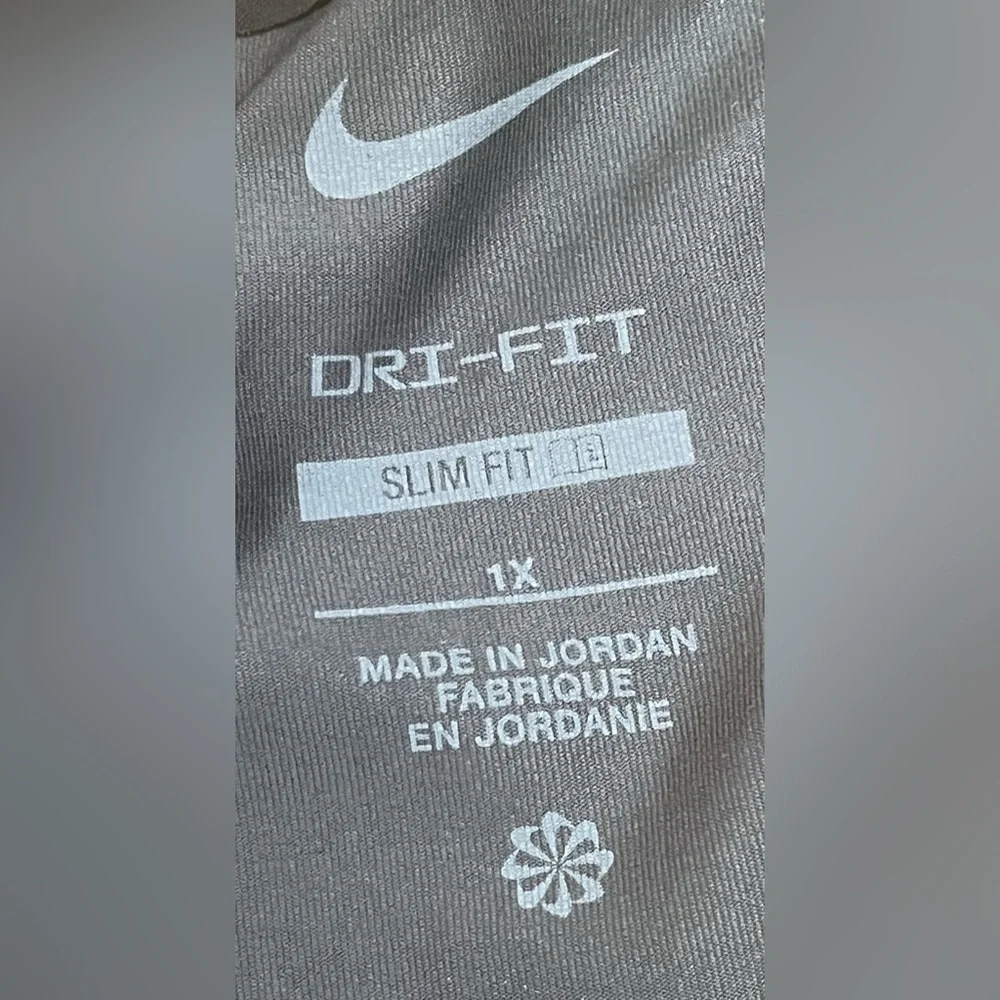 Nike Women's 1x Gray/Black Dri-Fit One Slim Fit Plus‎ Leopard Print Tank Top.